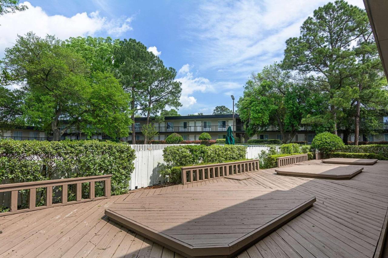 Rodeway Inn Huntsville Exterior photo
